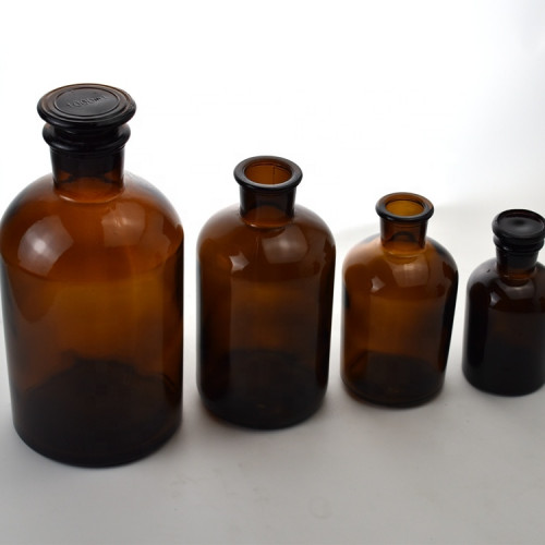 Склянка для реактивов 125 мл из темного стекла с узкой горловиной и притертой пробкой