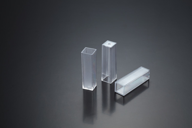 Кювета пластиковая 10х10х45 мм, 4 мл, для анализаторов (спектрофотометров), макро, п/с, Литопласт, 100 шт/уп.