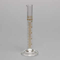 Цилиндр мерный 1-10-1 с носиком на стеклянном основании