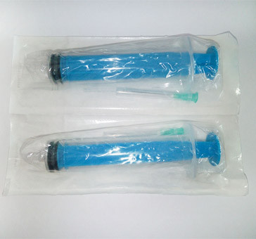 Шприц  инъекционный однократного применения трехдетальный  20Б "Луер" с иглой