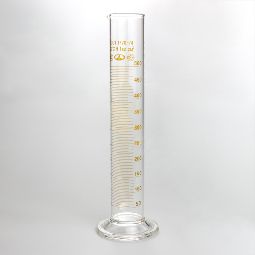 Цилиндр мерный 1-500-1 с носиком на стеклянном основании