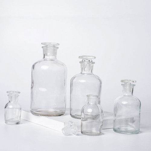 Склянка для реактивов 30 мл из светлого стекла с узкой горловиной и притертой пробкой