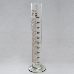 Цилиндр мерный 1-1000-2 с носиком на стеклянном основании