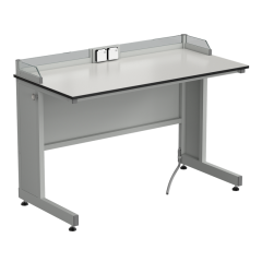 Стол ученический с бортиком и розетками 1200х600х840, раб. поверхность - LABGRADE