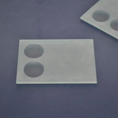 Стекло стоматологическое с 2-мя лунками, 70х95±1,0 мм, толщина 4±0,2 мм