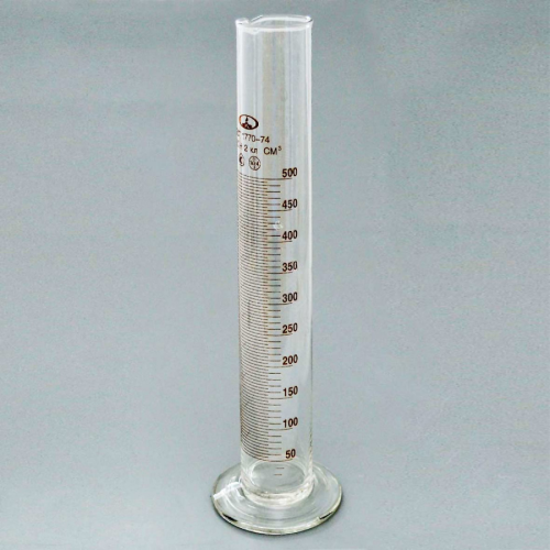 Цилиндр мерный 1-500-2 с носиком на стеклянном основании