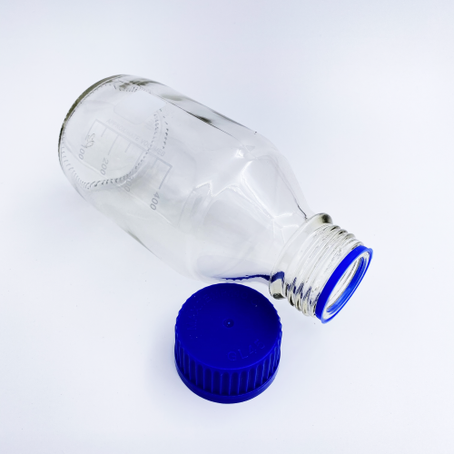 Банка 500 мл для реактивов из светлого стекла с делениями и навинчивающейся полипропиленовой  крышкой