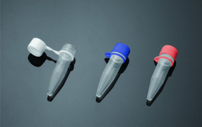 Пробирки микроцентрифужные (Эппендорфа) 1,5 мл без делений, с завинчивающейся крышкой, 500 шт/уп.